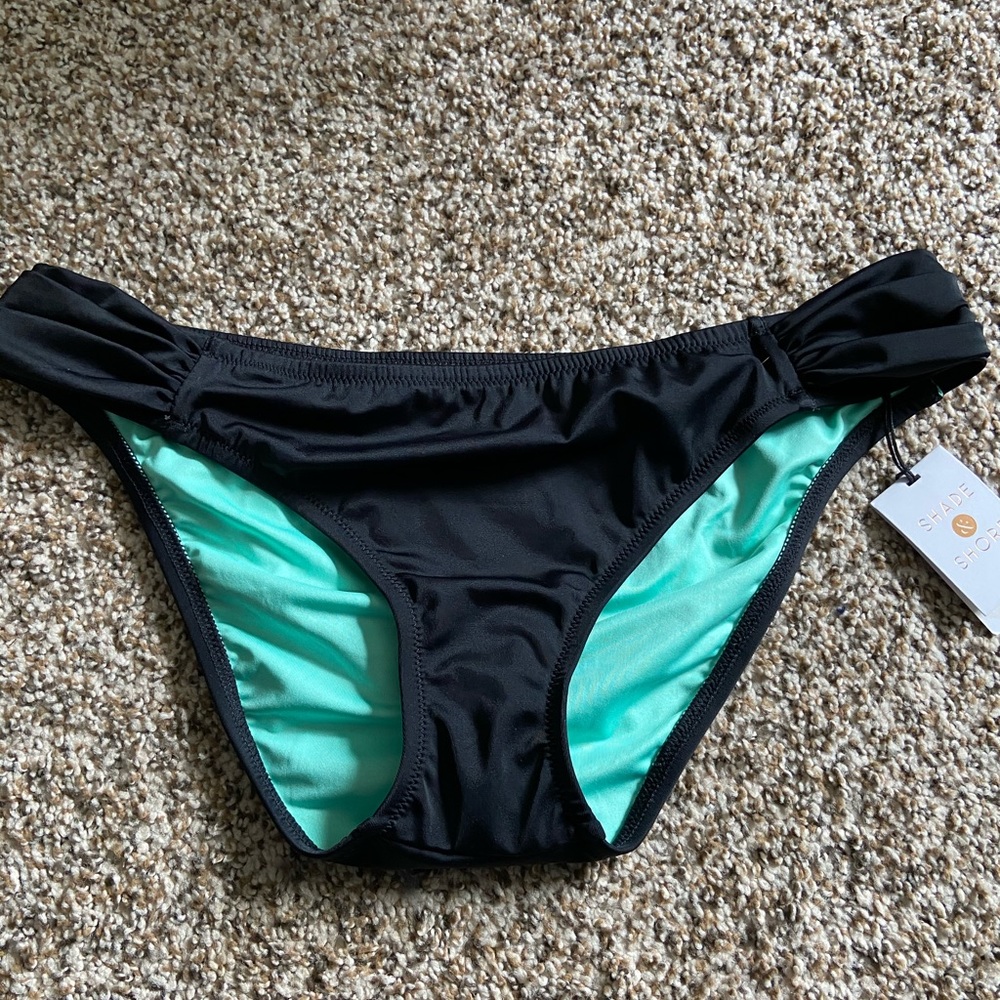 Black bikini bottoms